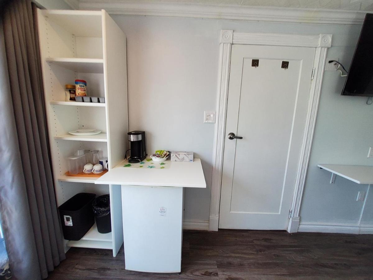 Renovated Cozy Bedroom With Private Washroom Toronto Dış mekan fotoğraf