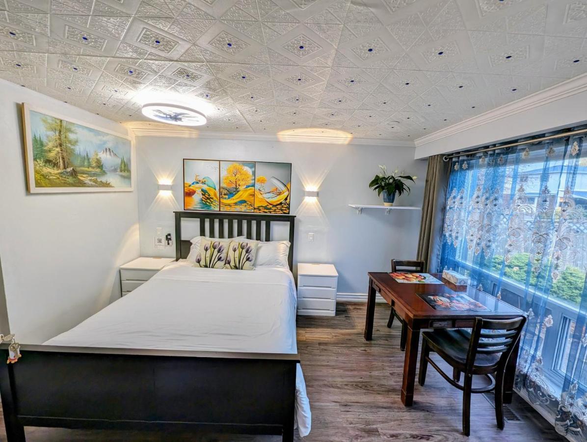 Renovated Cozy Bedroom With Private Washroom Toronto Dış mekan fotoğraf